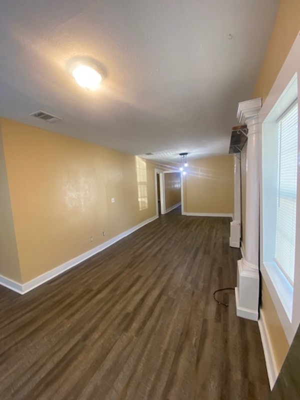 214 South Hackberry Avenue Luling, TX 78648 - Photo 13 of 22