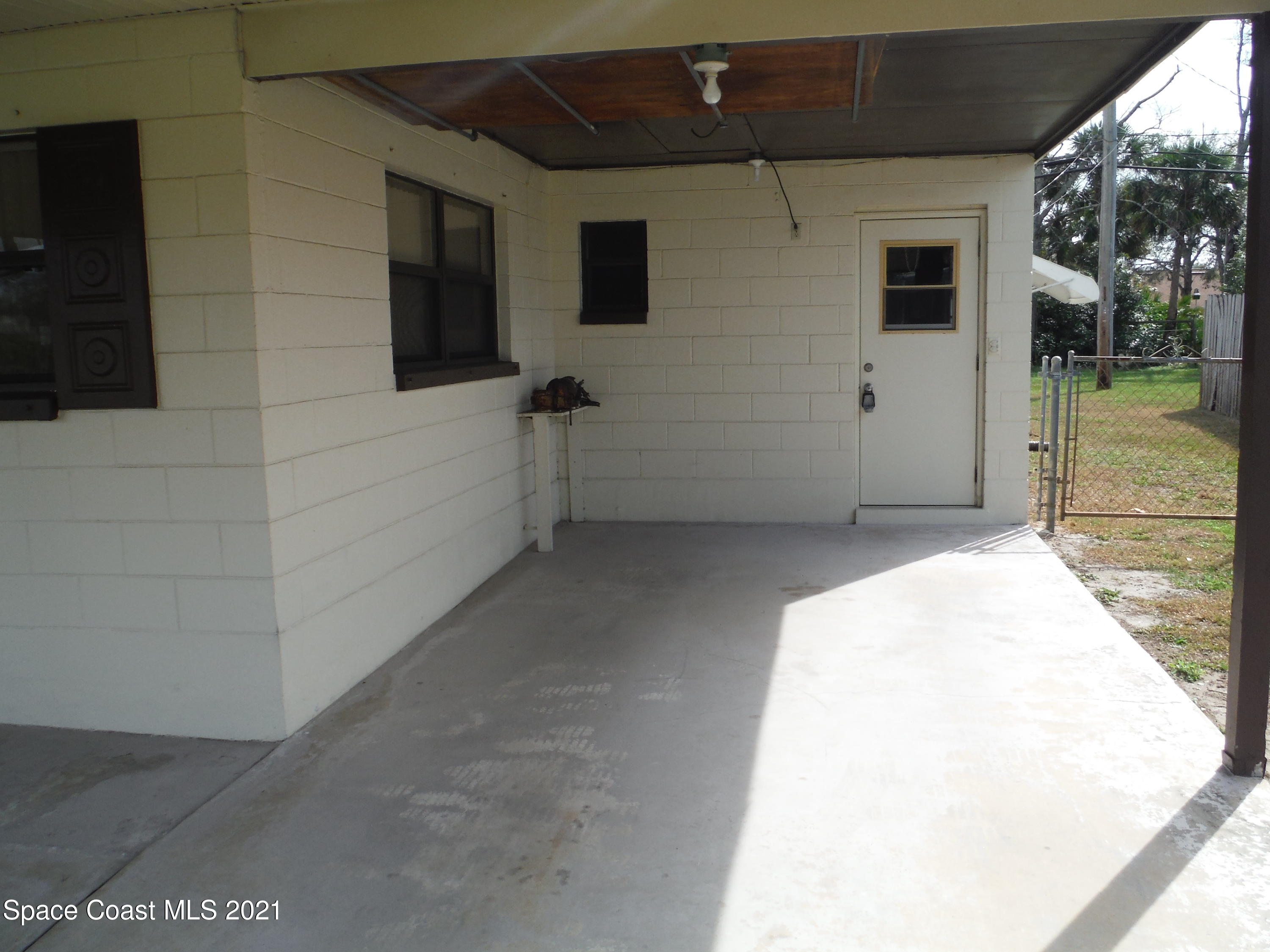3001 Pembrooke Road Titusville, FL 32796 - Photo 5 of 20 DSCF5577
