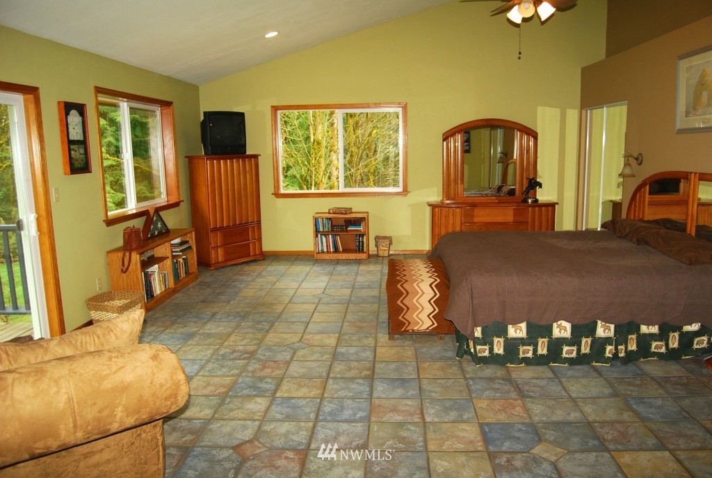 1503 Southwest Cook Road Port Orchard, WA 98367 - Photo 14 of 22 Gallery Image 14
