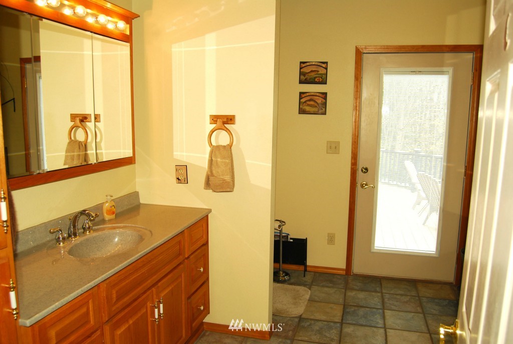 1503 Southwest Cook Road Port Orchard, WA 98367 - Photo 16 of 22 Gallery Image 16