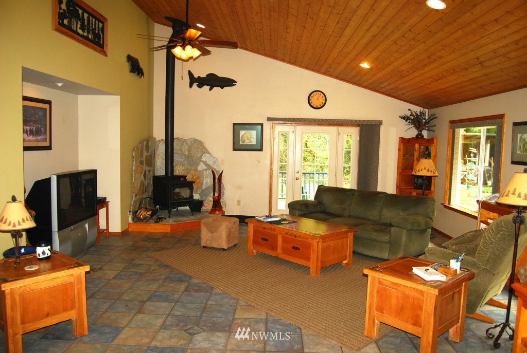 1503 Southwest Cook Road Port Orchard, WA 98367 - Photo 7 of 22 Gallery Image 7