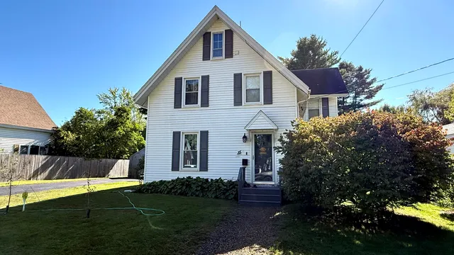$275,000 | 35 Silver Road, Bangor, ME 04401