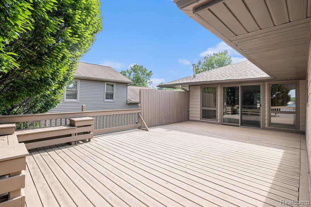 12067 Torrey Road Fenton, MI 48430 - Photo 7 of 28