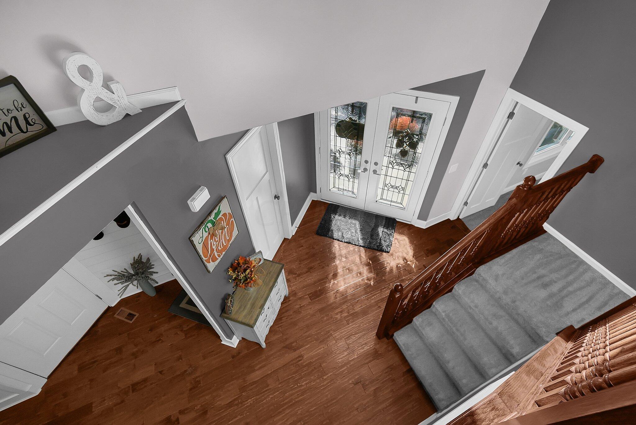 3620 Hyatts Road Powell, OH 43065 - Photo 19 of 54 2nd floor overlooking the entry.