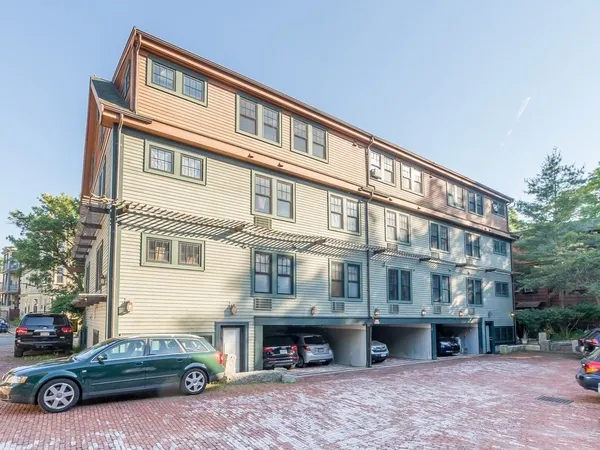 $5,150 | 241 River Street, Unit 10, Cambridge, MA 02139