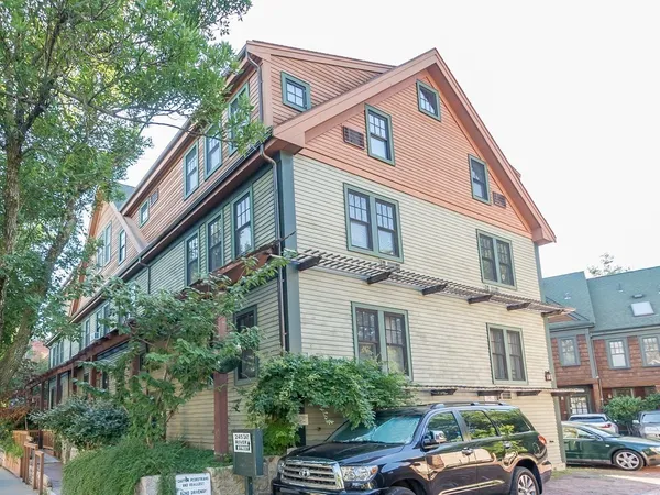 $5,150 | 241 River Street, Unit 10, Cambridge, MA 02139