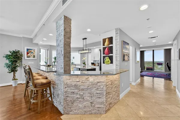 $1,400,000 | 5823 Bowen Daniel Drive, Unit 906, Tampa, FL 33611