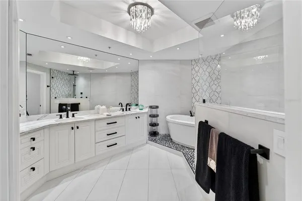 $1,400,000 | 5823 Bowen Daniel Drive, Unit 906, Tampa, FL 33611