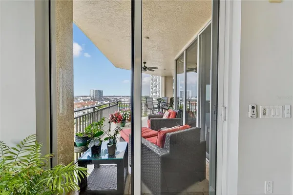 $1,400,000 | 5823 Bowen Daniel Drive, Unit 906, Tampa, FL 33611