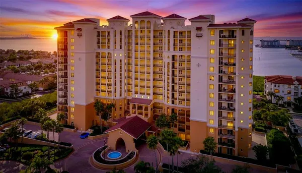 $1,400,000 | 5823 Bowen Daniel Drive, Unit 906, Tampa, FL 33611