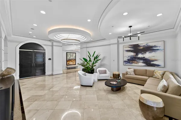 $1,400,000 | 5823 Bowen Daniel Drive, Unit 906, Tampa, FL 33611