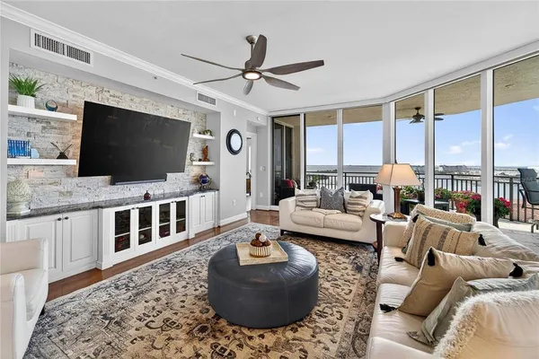 $1,400,000 | 5823 Bowen Daniel Drive, Unit 906, Tampa, FL 33611