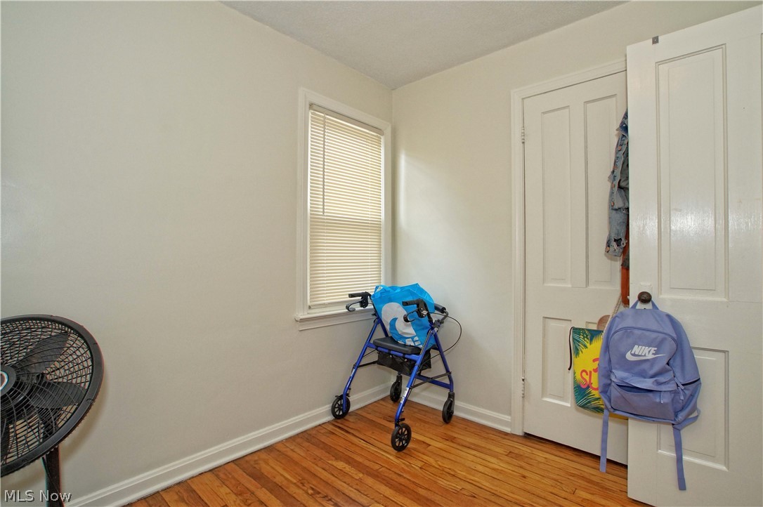 4218 Ellison Road Cleveland, OH 44121 - Photo 15 of 31