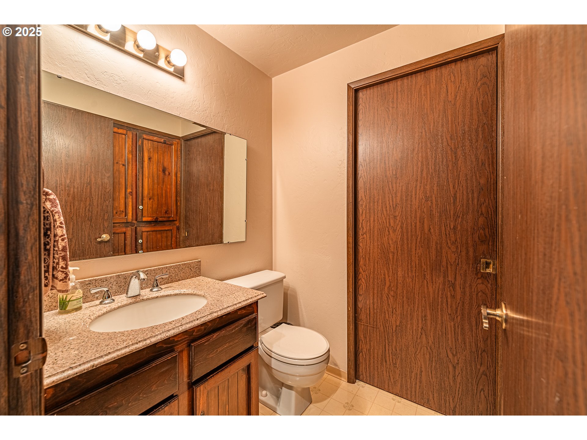 2224 Ridgeway Drive Eugene, OR 97401 - Photo 16 of 26 Gallery Image 16