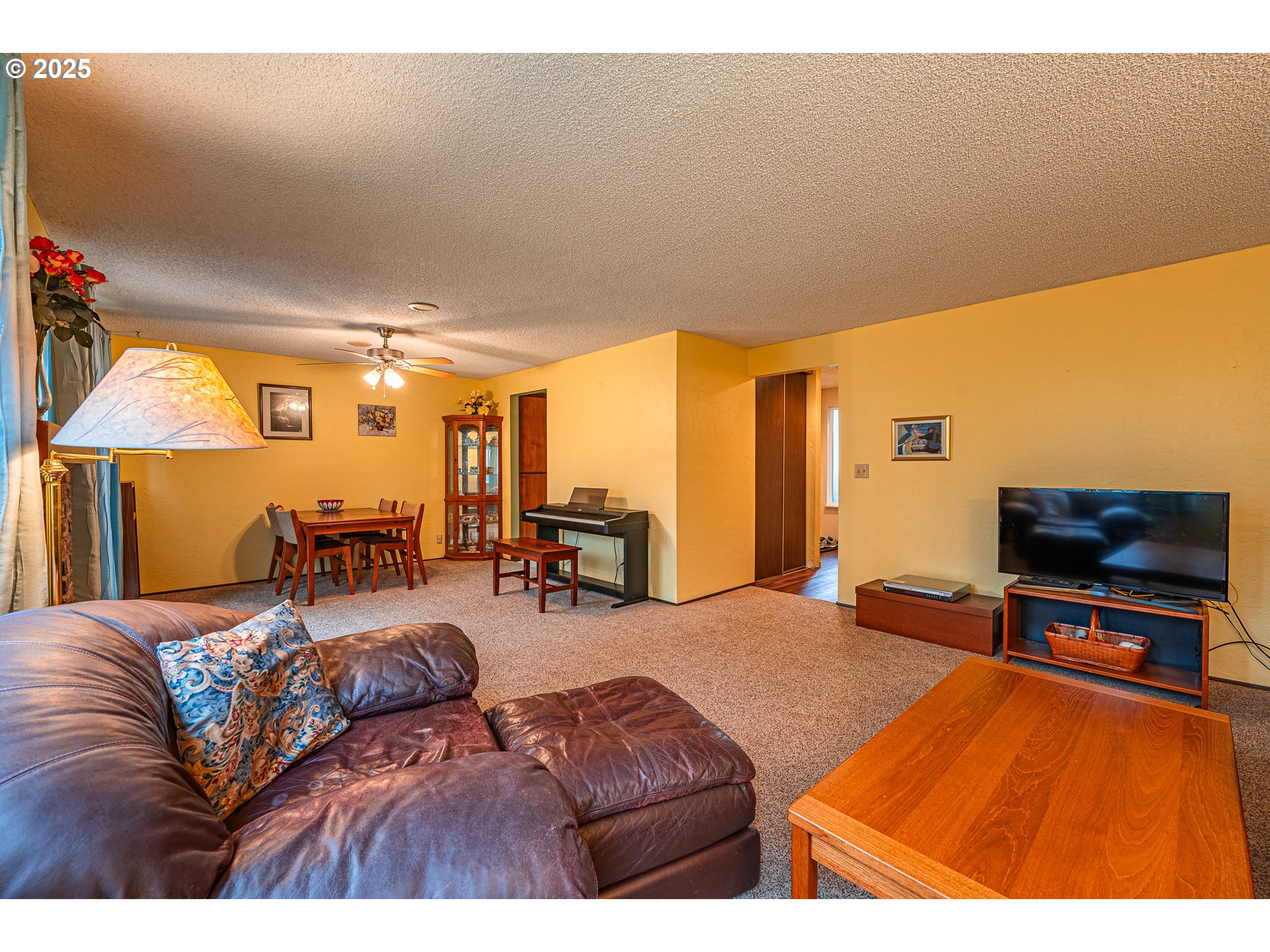 2224 Ridgeway Drive Eugene, OR 97401 - Photo 9 of 26 Gallery Image 9