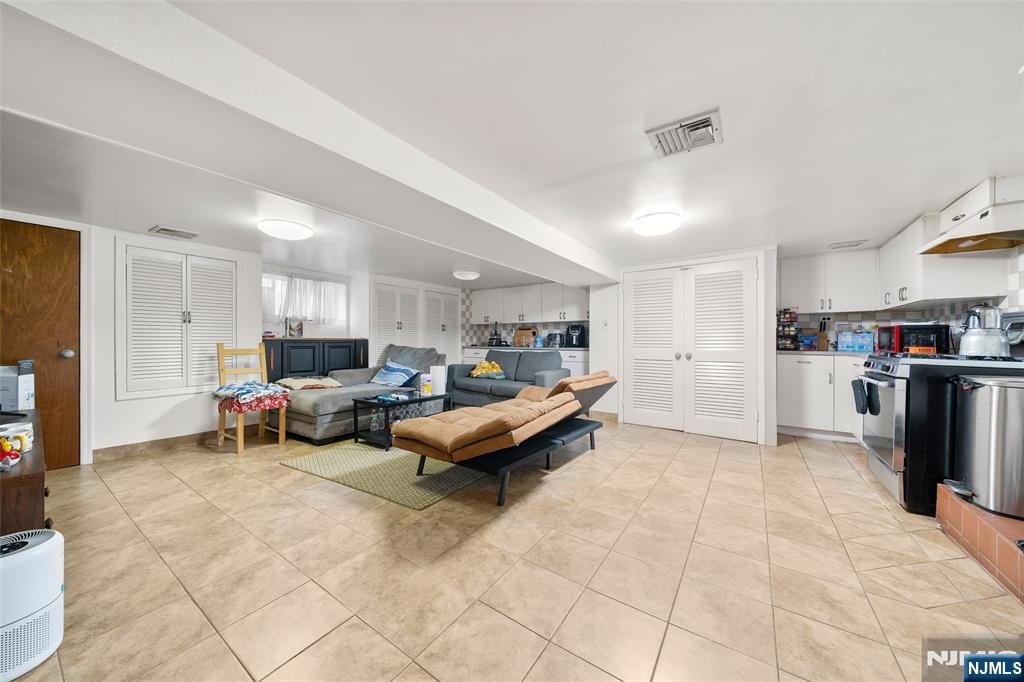 209 8th Street Fairview, NJ 07022 - Photo 7 of 38