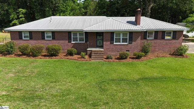 $239,999 | 208 State Rd S-30-483, Clinton, SC 29325
