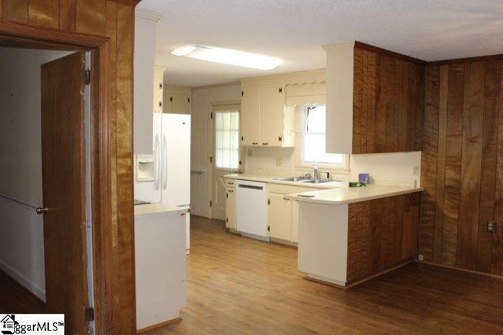 208 State Rd S-30-483 Clinton, SC 29325 - Photo 4 of 22