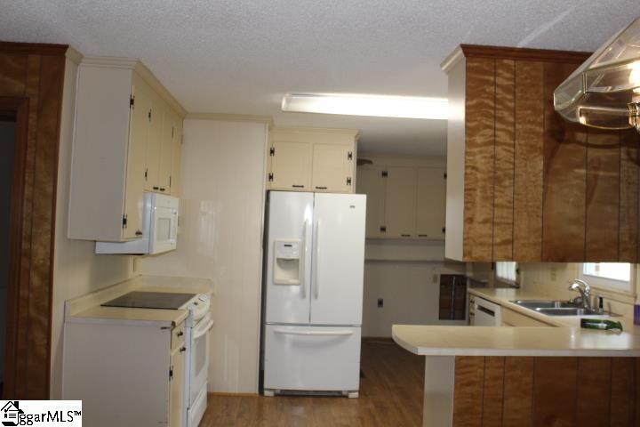 208 State Rd S-30-483 Clinton, SC 29325 - Photo 5 of 22