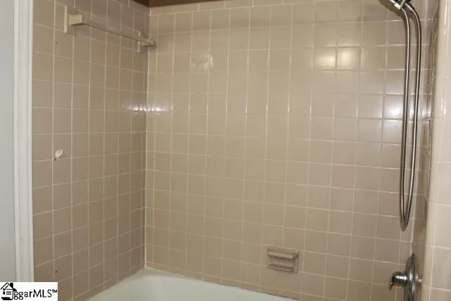 $239,999 | 208 State Rd S-30-483, Clinton, SC 29325