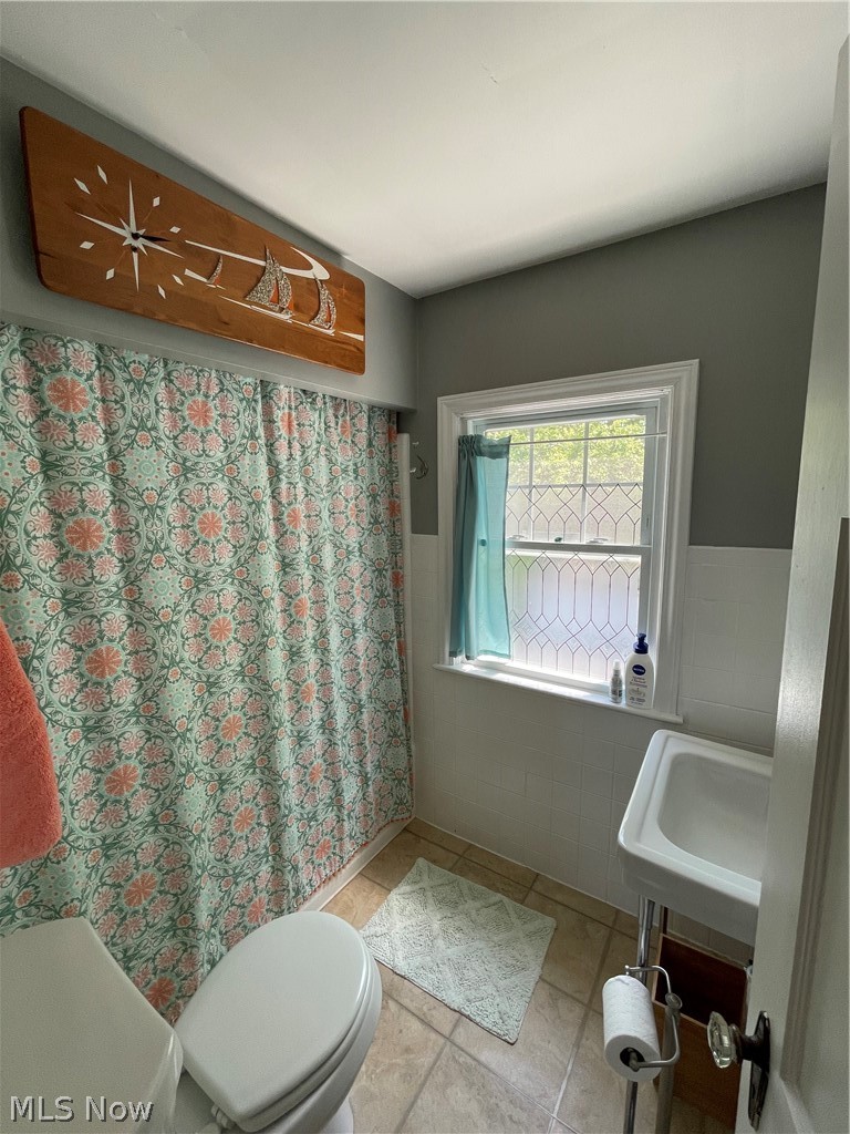 2247 Brockway Road Cleveland, OH 44118 - Photo 14 of 19