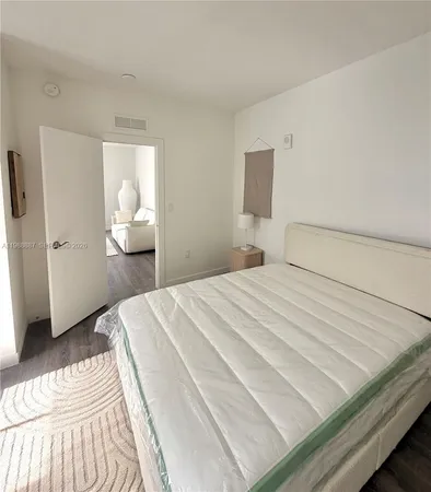 $2,000 | 1525 Euclid Avenue, Unit 20, Miami Beach, FL 33139