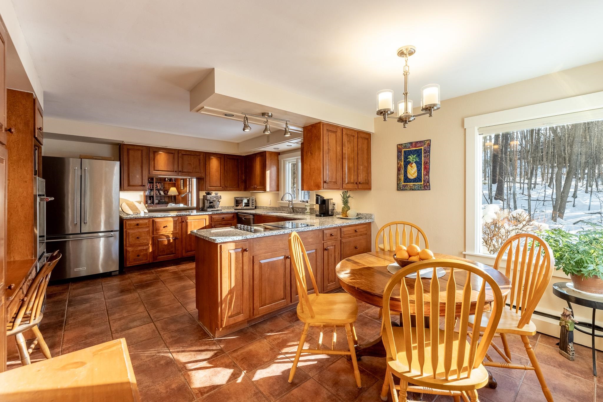 39 Prospect Street Lebanon, NH 03766 - Photo 4 of 37