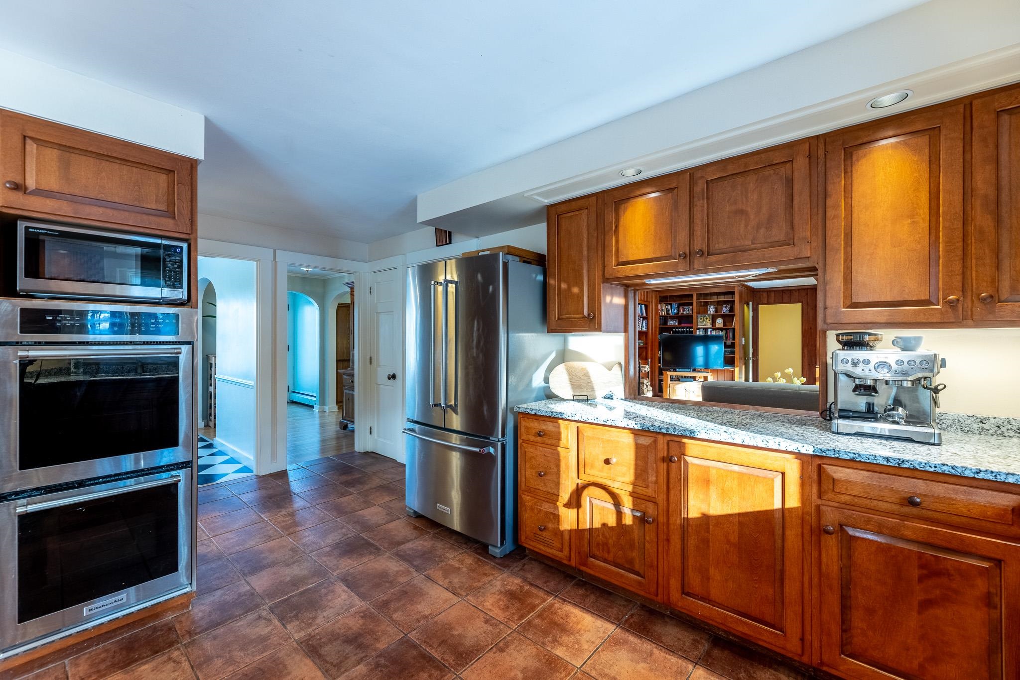 39 Prospect Street Lebanon, NH 03766 - Photo 6 of 37