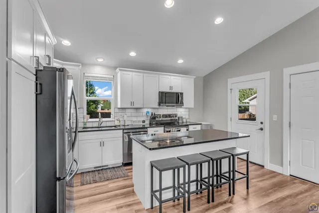 $374,900 | 8739 Eagle's Landing Drive, Manhattan, KS 66502