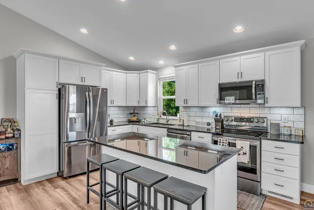 $374,900 | 8739 Eagle's Landing Drive, Manhattan, KS 66502