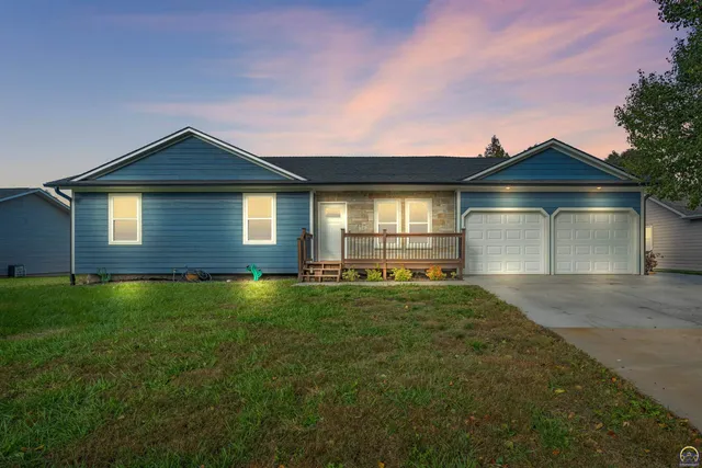 $374,900 | 8739 Eagle's Landing Drive, Manhattan, KS 66502