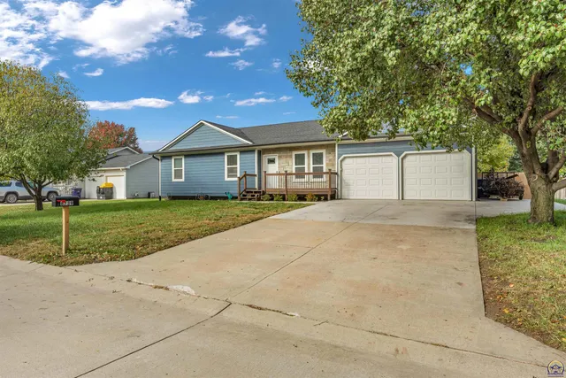 $374,900 | 8739 Eagle's Landing Drive, Manhattan, KS 66502