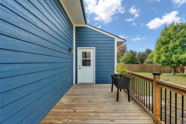 $374,900 | 8739 Eagle's Landing Drive, Manhattan, KS 66502