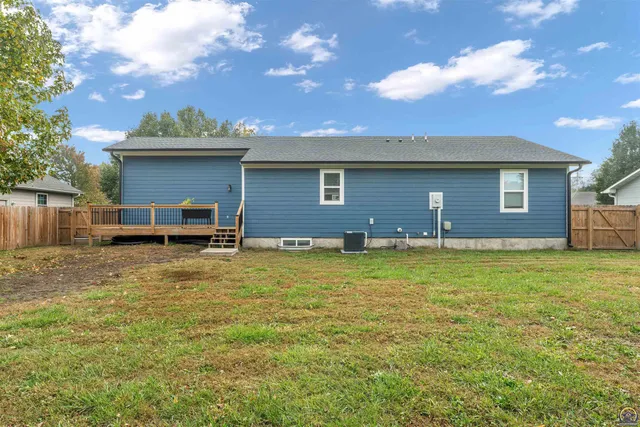 $374,900 | 8739 Eagle's Landing Drive, Manhattan, KS 66502