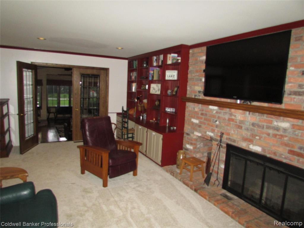 7725 Perry Lake Road Clarkston, MI 48348 - Photo 23 of 61