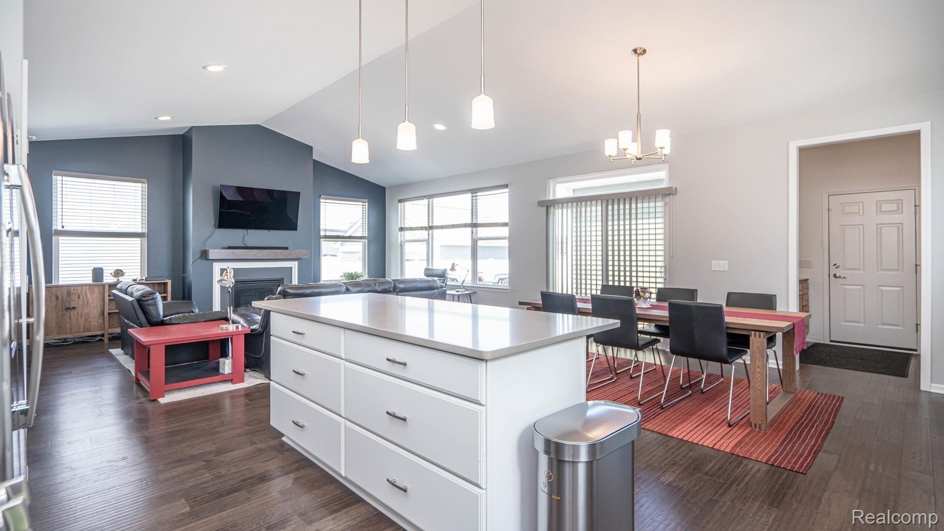 2560 Massoit Road Royal Oak, MI 48073 - Photo 28 of 65 060_60.jpg