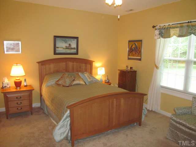 8729 Compass Lane Raleigh, NC 27615 - Photo 11 of 25 Gallery Image 11