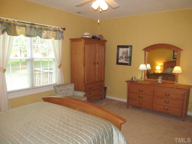 8729 Compass Lane Raleigh, NC 27615 - Photo 4 of 25 Gallery Image 4