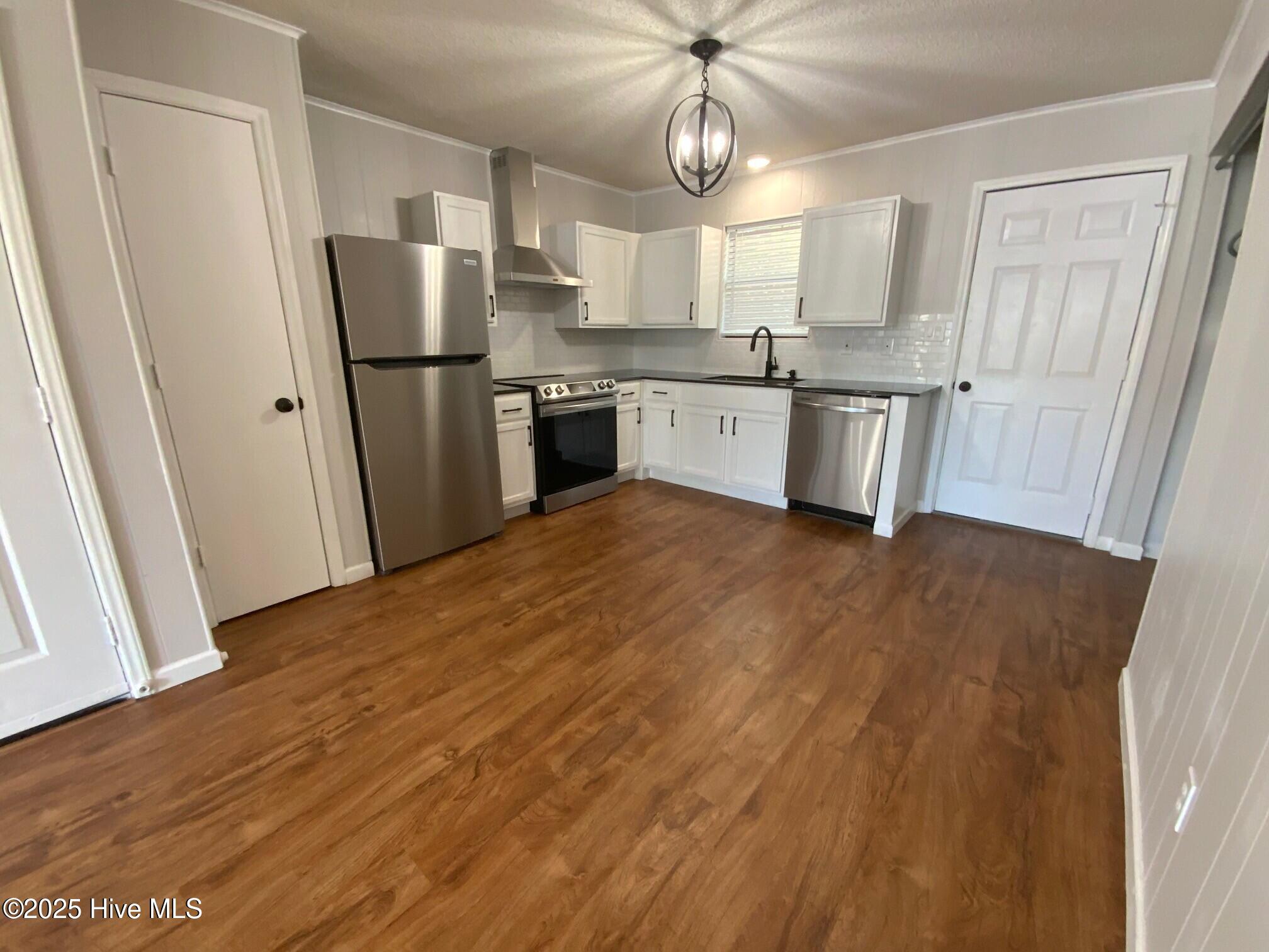 100 Ravenwood Drive, Unit D Jacksonville, NC 28546 - Photo 3 of 9 original (8)