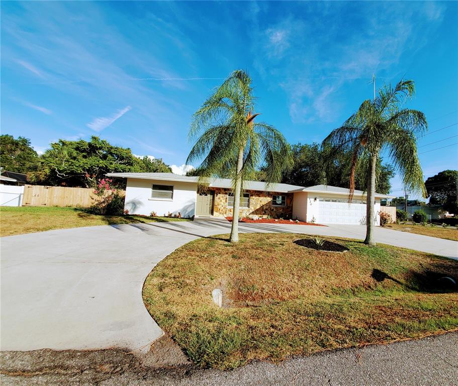 120 Tanager Road Venice, FL 34293 - Photo 1 of 1 lots of parking. Roof is 2018