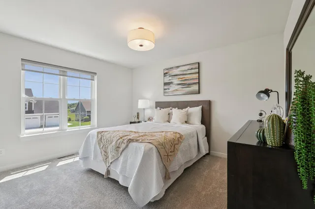 $699,900 | 779 Kohlwey Drive, Unit LT28, Grafton, WI 53024