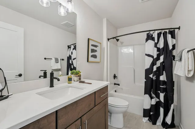 $699,900 | 779 Kohlwey Drive, Unit LT28, Grafton, WI 53024