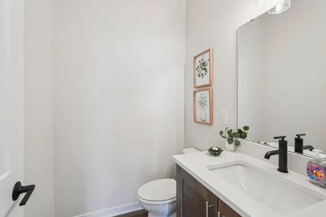 $699,900 | 779 Kohlwey Drive, Unit LT28, Grafton, WI 53024