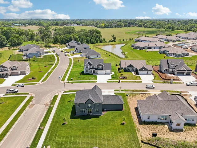 $699,900 | 779 Kohlwey Drive, Unit LT28, Grafton, WI 53024