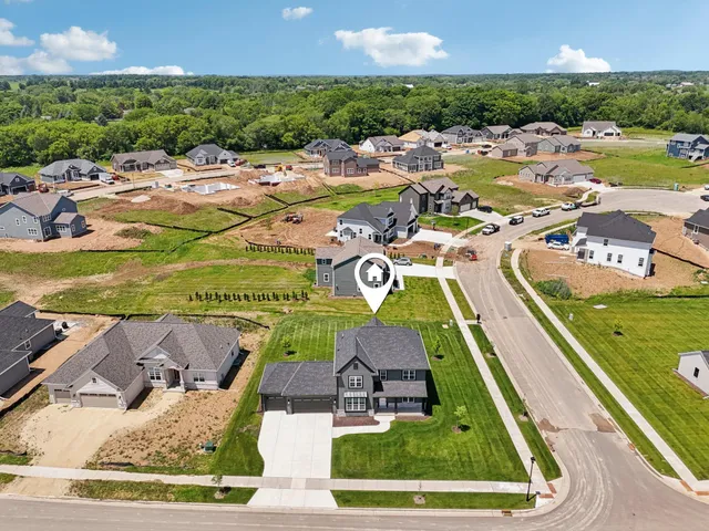 $699,900 | 779 Kohlwey Drive, Unit LT28, Grafton, WI 53024