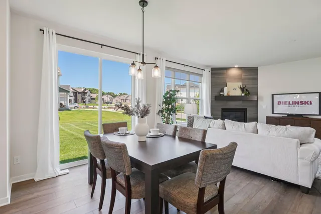 $699,900 | 779 Kohlwey Drive, Unit LT28, Grafton, WI 53024