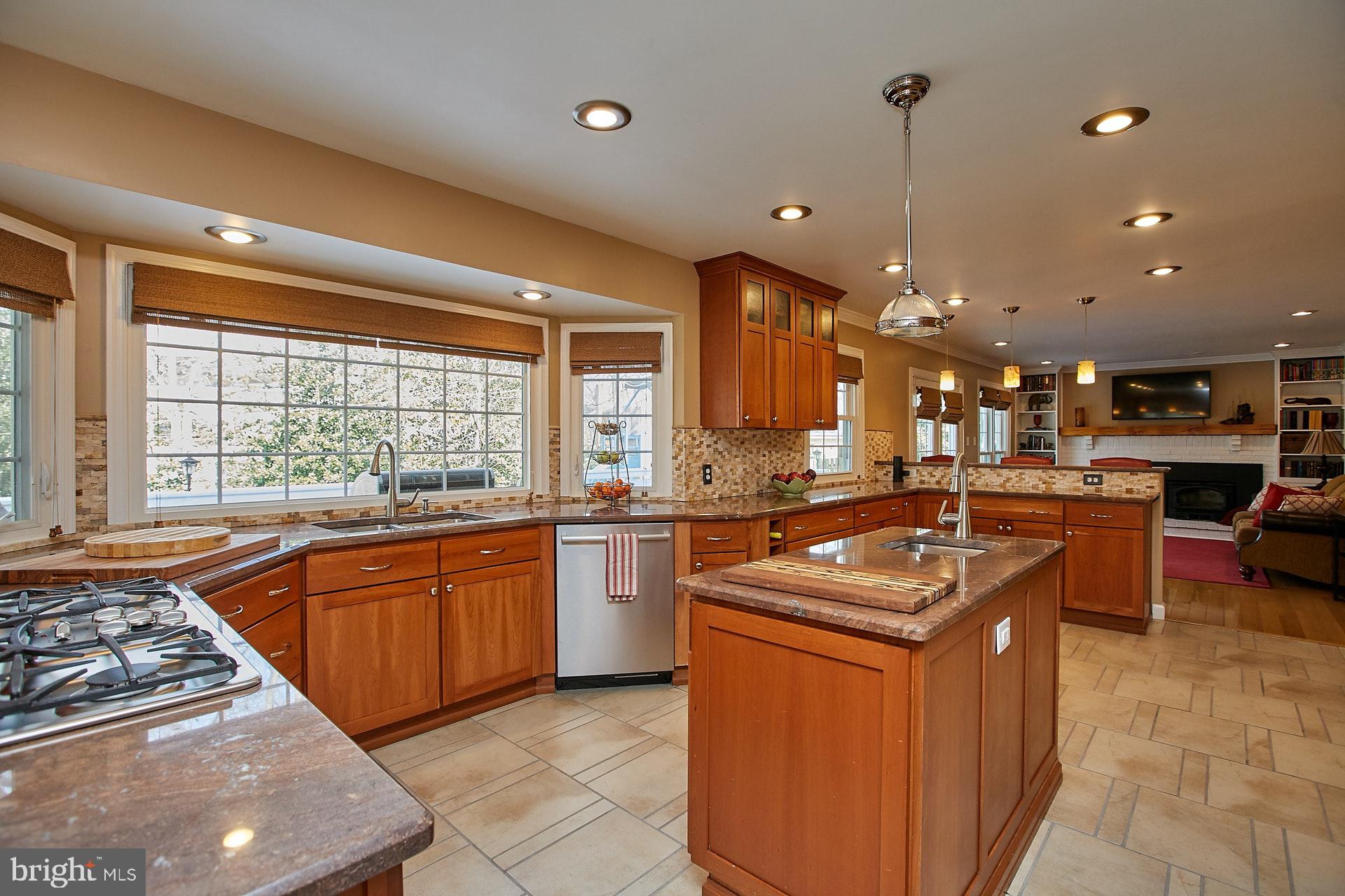 8251 Colling Ridge Court Alexandria, VA 22308 - Photo 11 of 37 Gallery Image 11