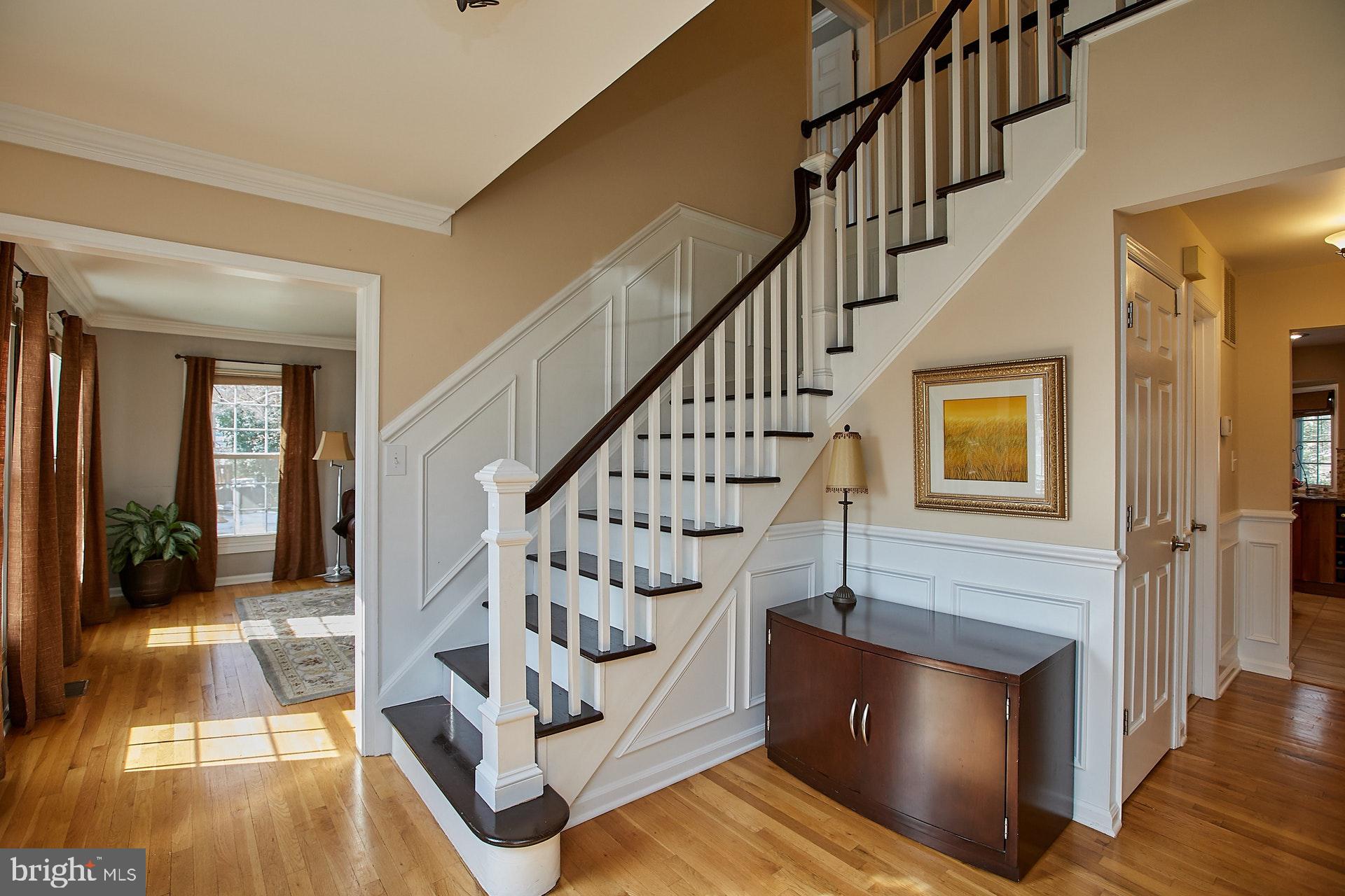 8251 Colling Ridge Court Alexandria, VA 22308 - Photo 4 of 37 Gallery Image 4