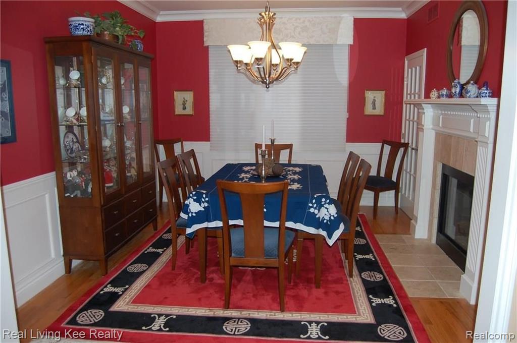 305 Taylor Avenue Rochester, MI 48307 - Photo 8 of 54