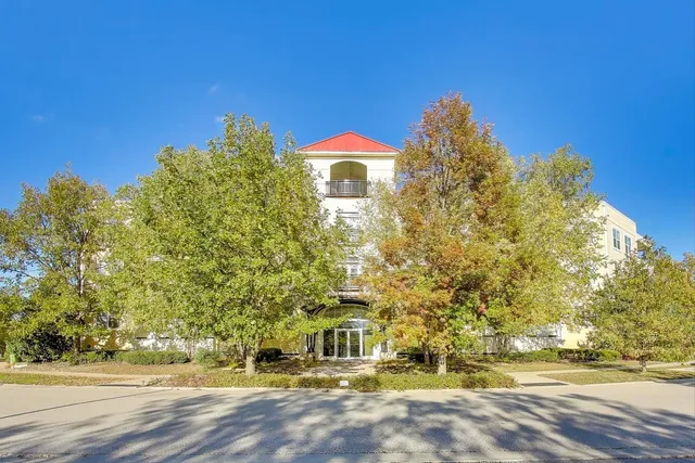 $269,000 | 977 Harris Road, Unit 34, Grayslake, IL 60030